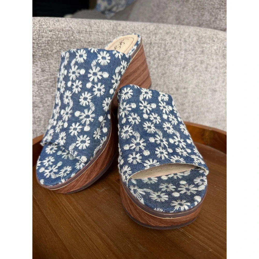 LifeStride Paradise Womens 6W Blue Daisy Floral Embroidered Platform Sandals‎